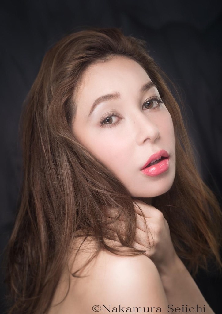 Model:Gabriela
Photo:Seiichi Nakamura
HSMUA:Tadashi TAKAHASHI